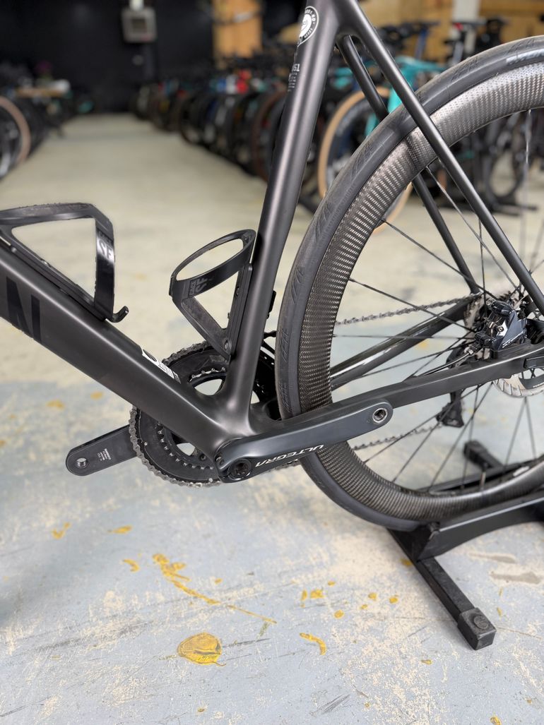 Used Canyon Ultimate CF SL Di2 Carbon 2021 Road & Gravel, Black — image 22 of 23