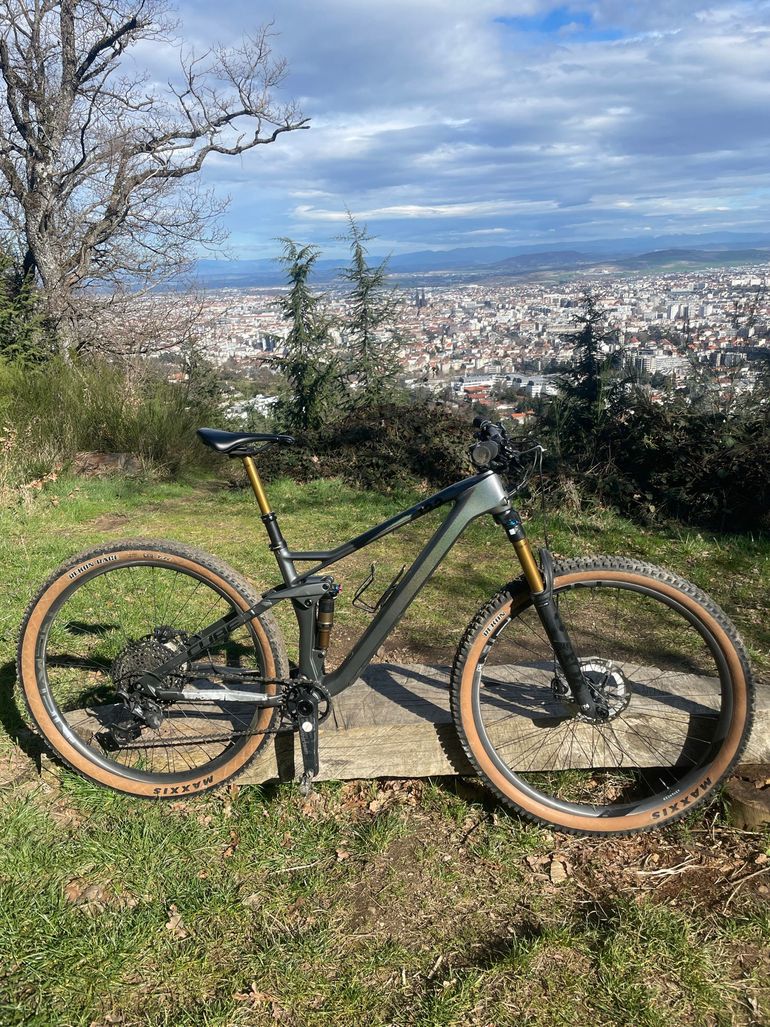 Used CUBE STEREO ONE22 HPC SLT 29 2024 2024 Mountainbike, Light Gray, 29 — image 1 of 5