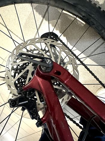 Used Trek Remedy 7 2022 2022 Mountainbike, Red, 27.5 — image 9 of 10