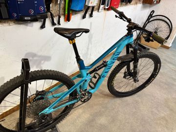 Canyon Spectral Shimano Deore XT 2021 Mountainbike usato, Blu — immagine 3 di 9