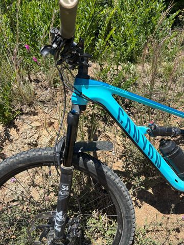 Canyon Spectral Shimano Deore XT 2021 Mountainbike usato, Blu — immagine 9 di 9