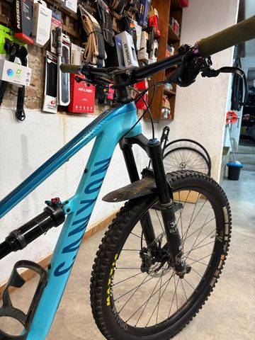 Canyon Spectral Shimano Deore XT 2021 Mountainbike usato, Blu — immagine 4 di 9