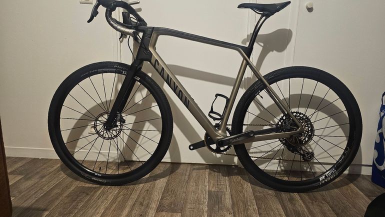Used Canyon Grail CF SL 7 eTap 2023 2023 Road & Gravel, Black — image 2 of 8