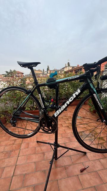 Used Bianchi Intrepida 105 2018 2018 Road & Gravel, Black — image 3 of 3