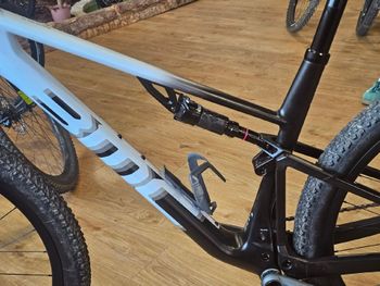 Used BMC Fourstroke 01 TWO 2024 2024 Mountainbike, White — image 9 of 10