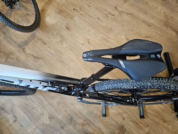 Used BMC Fourstroke 01 TWO 2024 2024 Mountainbike, White — image 8 of 10