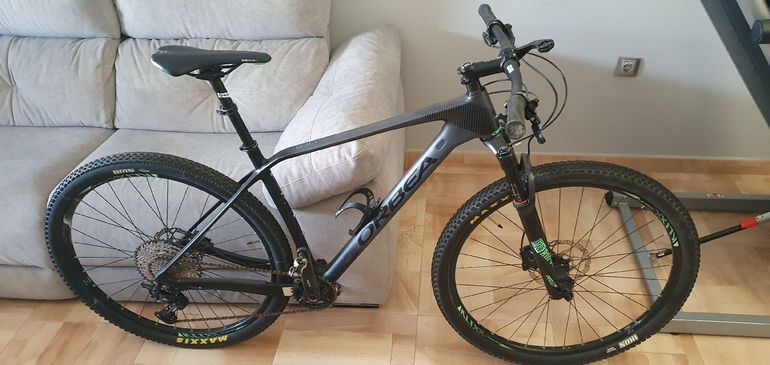 Used Orbea ALMA M30 27.5 2020 2020 Mountainbike, Light Gray — image 1 of 11