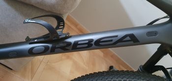 Used Orbea ALMA M30 27.5 2020 2020 Mountainbike, Light Gray — image 9 of 11