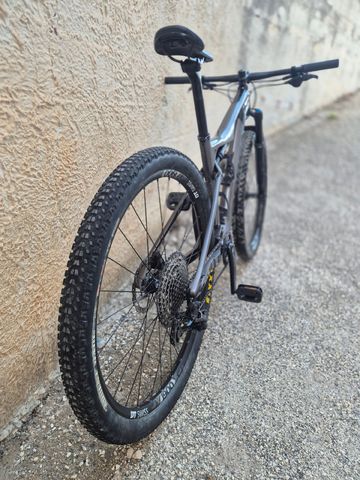 Orbea OIZ M30 2021 2021 Mountainbike usato, Grigio chiaro — immagine 3 di 3