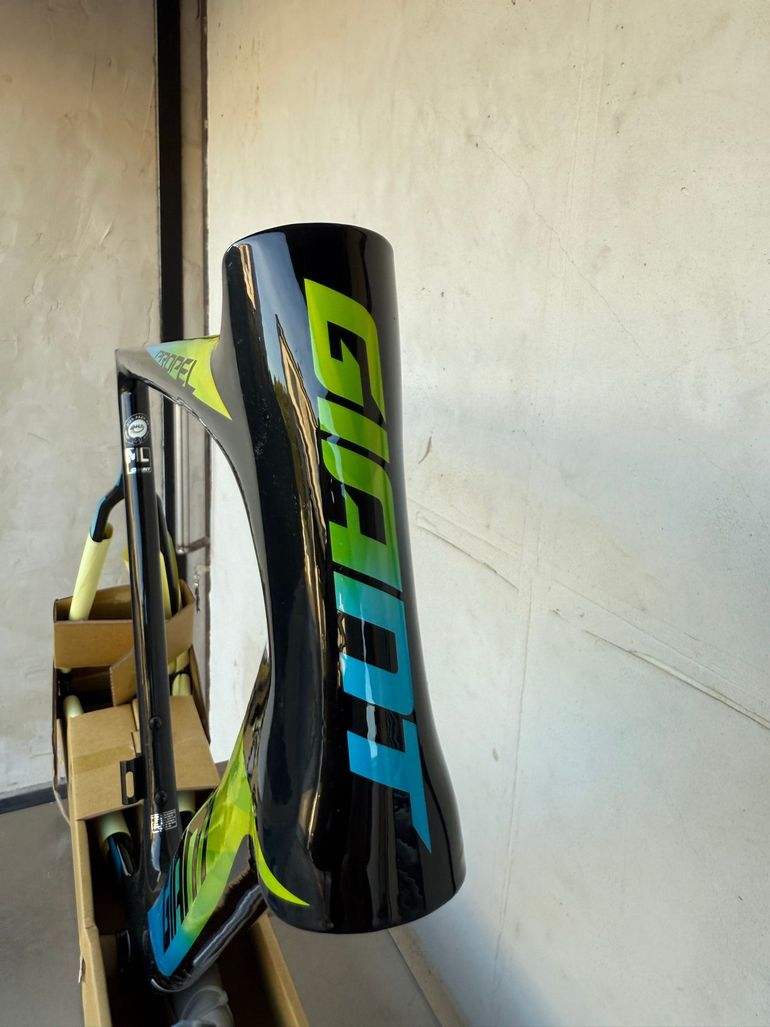 Used Giant Propel Advanced 2 2021 Frameset 2021 Road & Gravel, Green — image 7 of 9