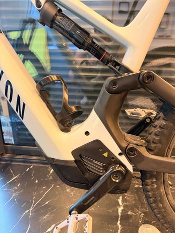 Used Canyon Spectral:on Shimano Deore 2024 Mountainbike, Light Gray — image 13 of 13