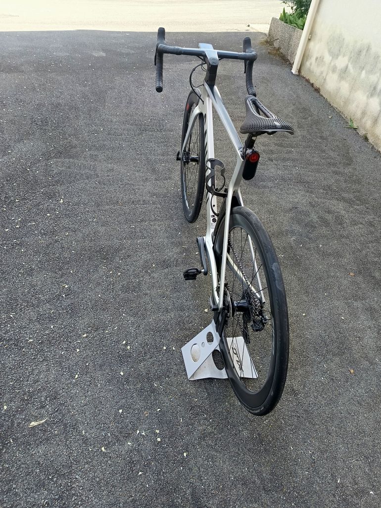 Used Canyon Aeroad CF SL Disc 8.0 Di2 2020 2020 Road & Gravel — image 5 of 7