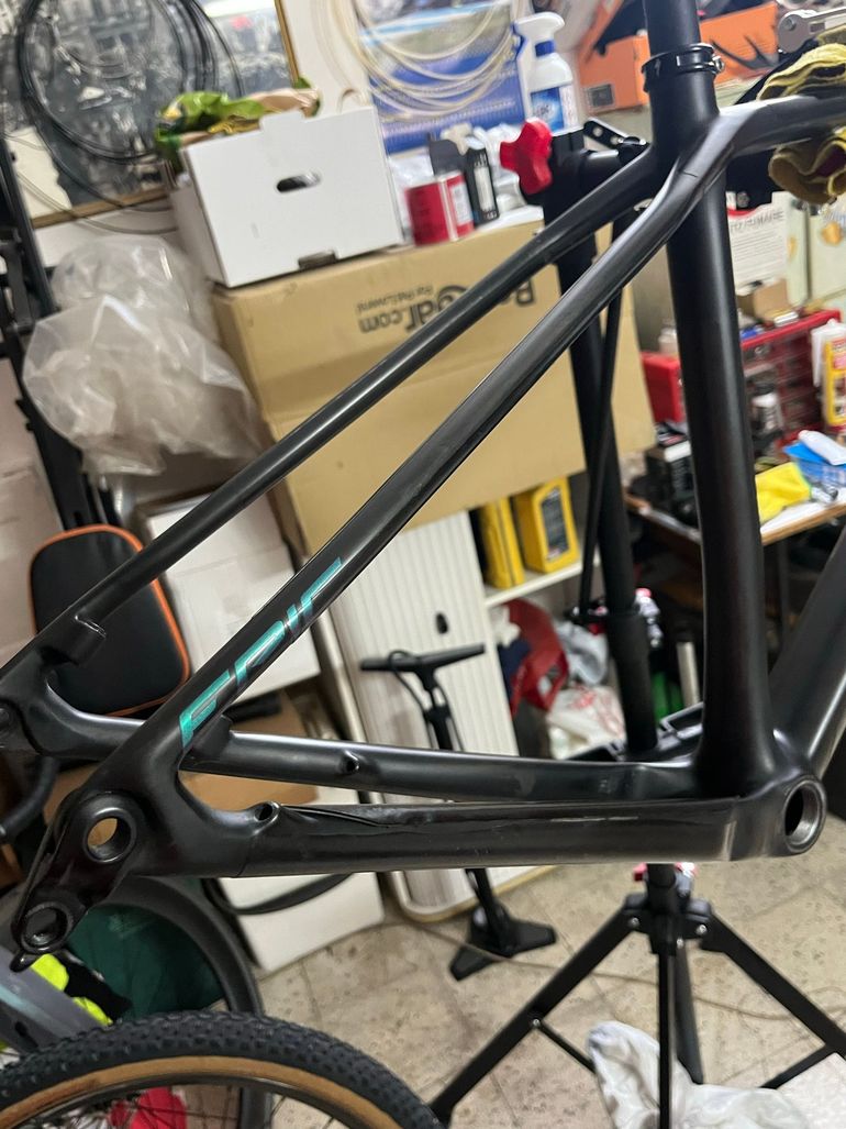 Used Specialized Epic Hardtail Pro 2019 Frameset 2019 Mountainbike, Black, 29 — image 2 of 6