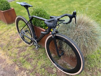 Used Canyon Inflite CF SLX 9.0 Pro Race 2018 2018 Road & Gravel, Black — image 2 of 6