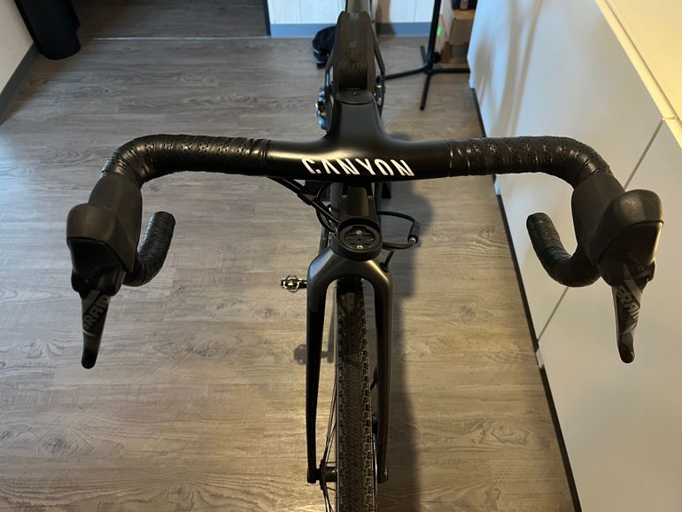 Used Canyon Inflite CF SLX 9.0 Pro Race 2018 2018 Road & Gravel, Black — image 7 of 14