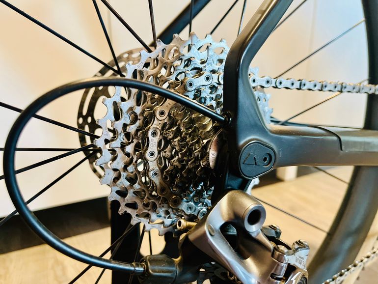 Used Canyon Inflite CF SLX 9.0 Pro Race 2018 2018 Road & Gravel, Black — image 5 of 6
