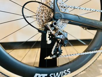 Used Canyon Inflite CF SLX 9.0 Pro Race 2018 2018 Road & Gravel, Black — image 6 of 6