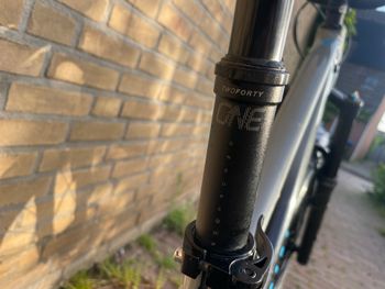 Used Marin San Quentin 27.5" 1 2023 2023 Mountainbike, Light Gray, 27.5 — image 7 of 12