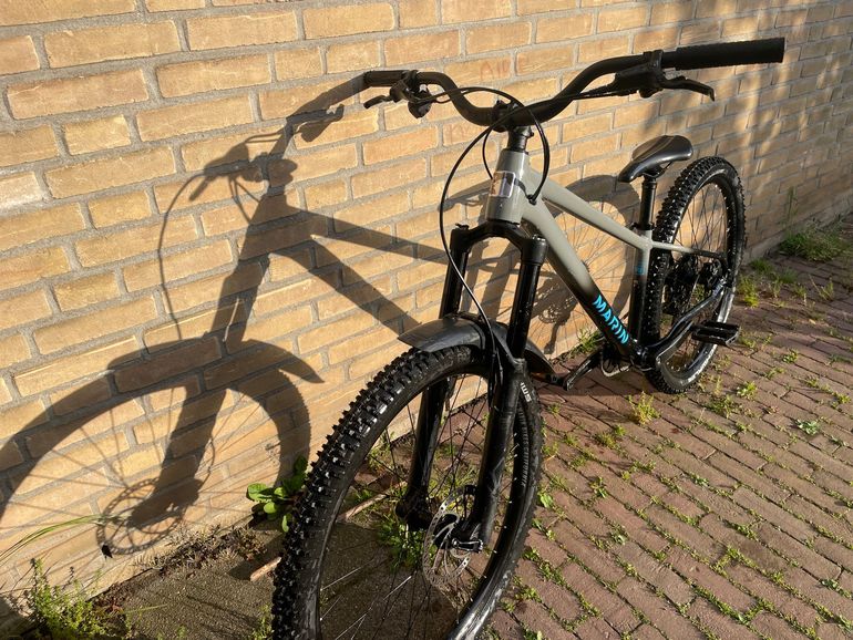 Used Marin San Quentin 27.5" 1 2023 2023 Mountainbike, Light Gray, 27.5 — image 9 of 12