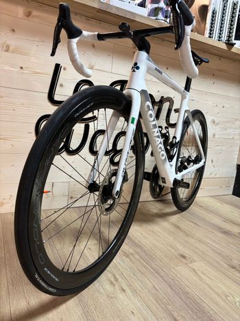 Used Colnago V4Rs Disc Dura-Ace Di2 9200 w/Fulcrum Racing 600 Wheels 2024 2024 Road & Gravel, White — image 2 of 5