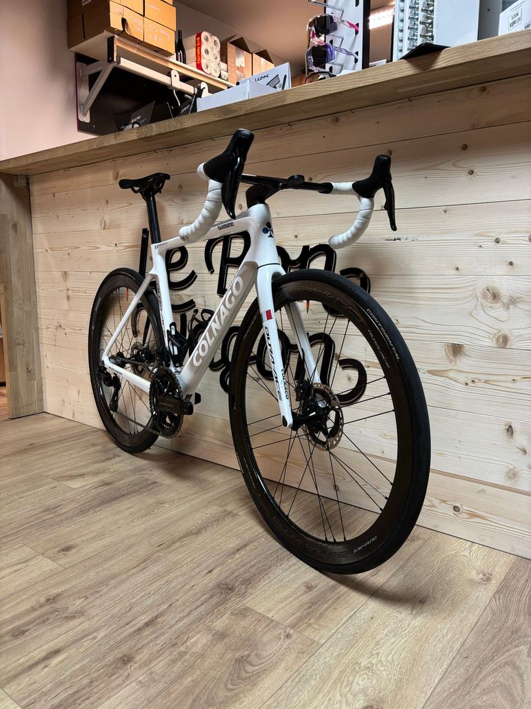 Used Colnago V4Rs Disc Dura-Ace Di2 9200 w/Fulcrum Racing 600 Wheels 2024 2024 Road & Gravel, White — image 5 of 5