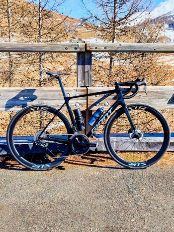 Used Giant TCR Advanced Pro 1 Di2 2025 2025 Road & Gravel, Black — image 2 of 3
