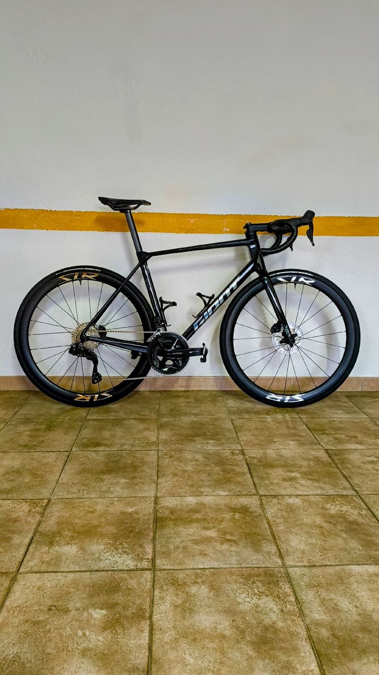 Used Giant TCR Advanced Pro 1 Di2 2025 2025 Road & Gravel, Black — image 3 of 3