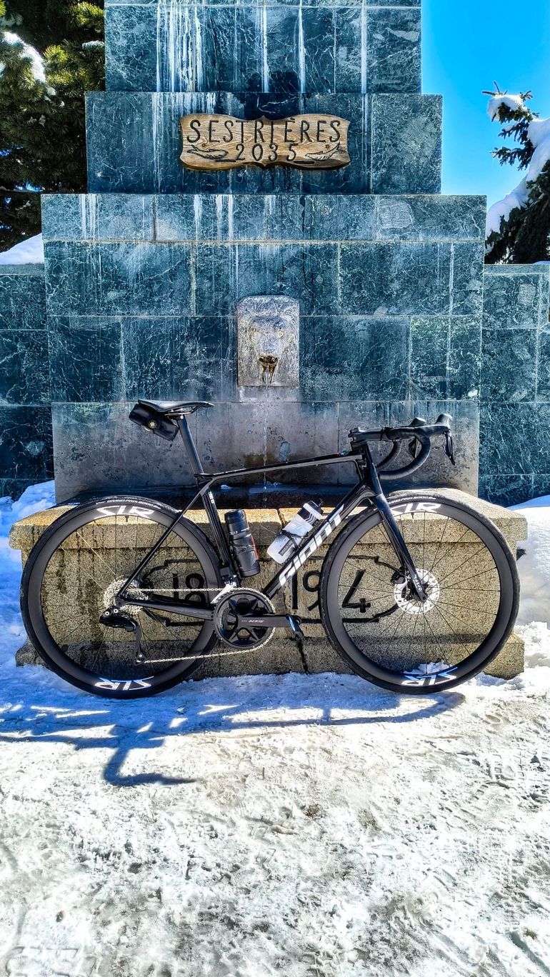 Used Giant TCR Advanced Pro 1 Di2 2025 2025 Road & Gravel, Black — image 1 of 3