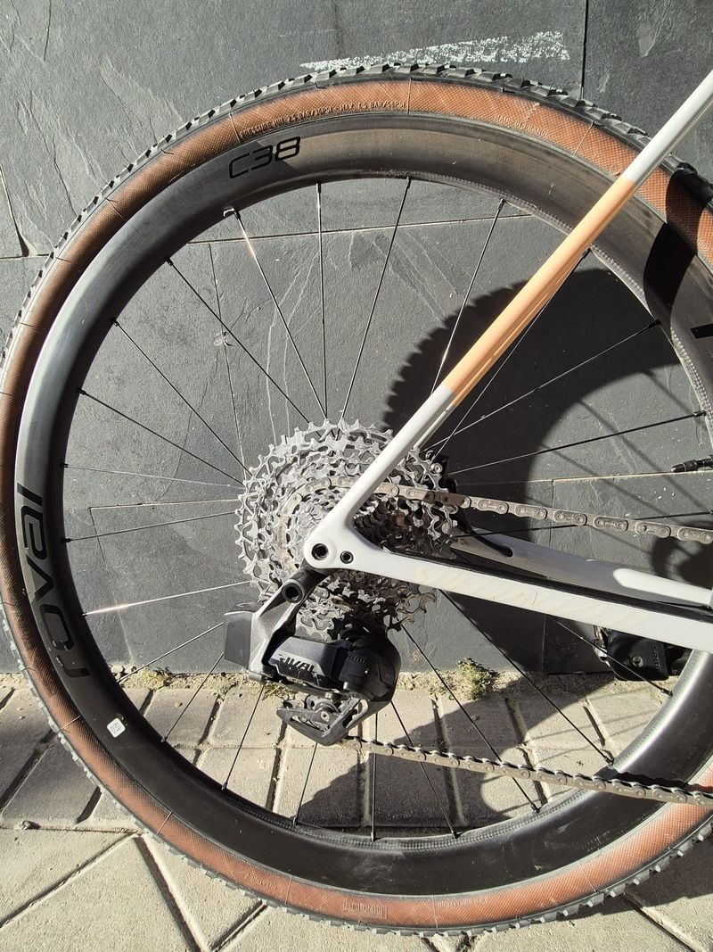Gebrauchtes Specialized Crux Expert 2022 2022 Road & Gravel, Hellgrau — Bild 4 von 7