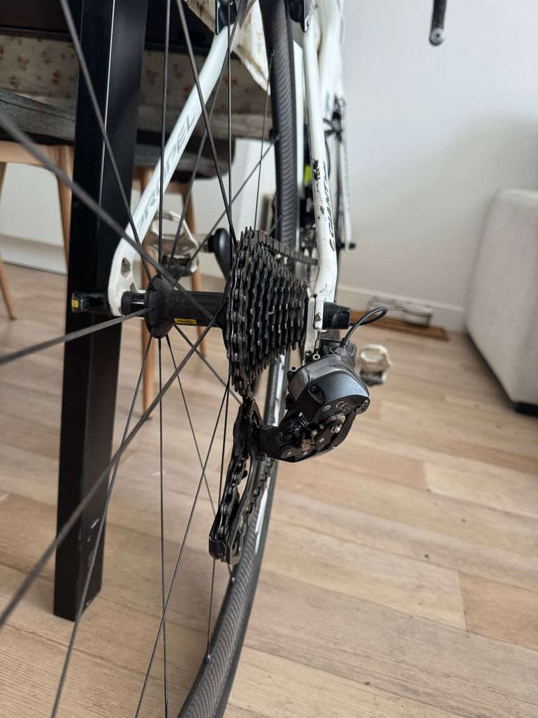 Used Giant Propel Shimano Ultegra Di2 2019 Road & Gravel, White — image 5 of 7