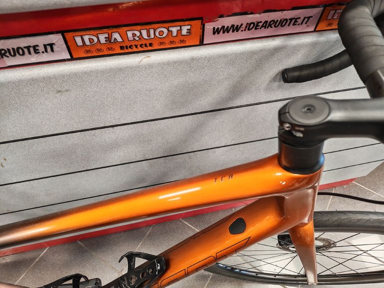 Used Giant TCR Advanced Pro Disc 0 Di2 2024 2024 Road & Gravel, Orange — image 5 of 10
