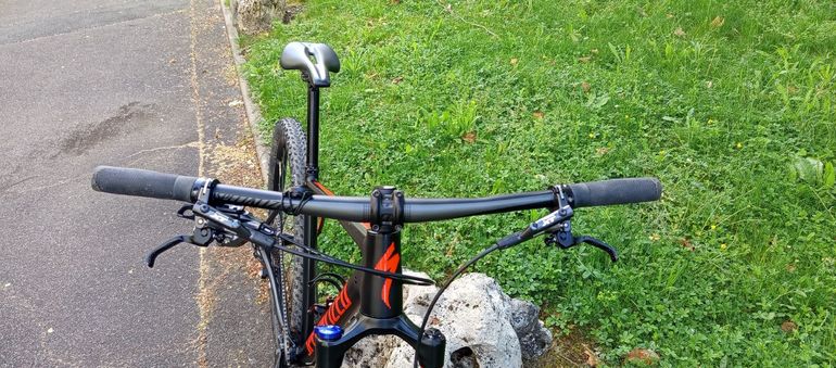 Used Specialized Chisel Shimano Deore XT 2019 Mountainbike, Red — image 2 of 7