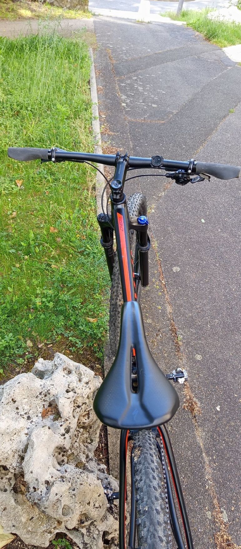 Used Specialized Chisel Shimano Deore XT 2019 Mountainbike, Red — image 5 of 7