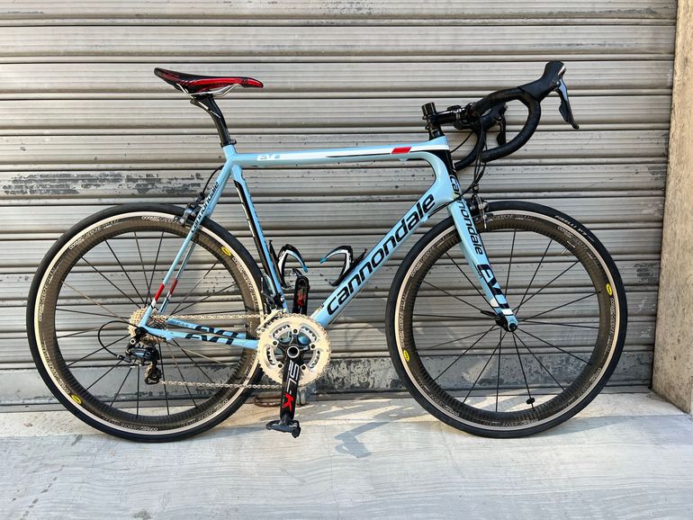Used Cannondale SuperSix EVO Shimano Ultegra 2016 Road & Gravel, Blue — image 1 of 15
