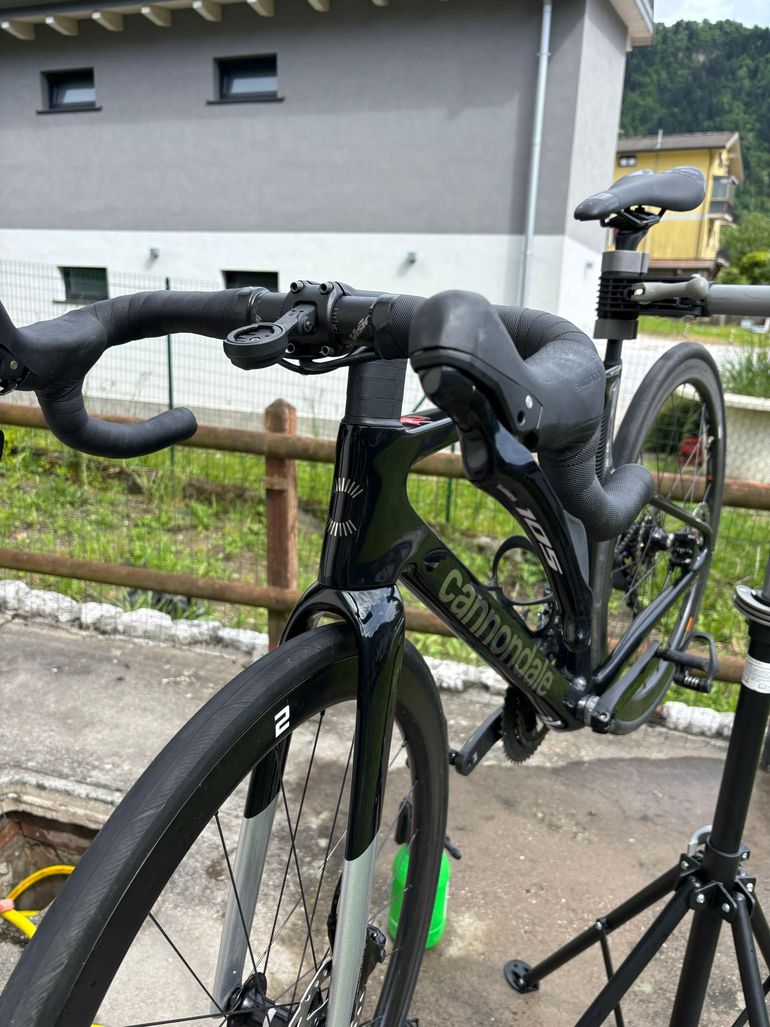 Used Cannondale SuperSix EVO Shimano 105 2025 Road & Gravel, Black — image 2 of 8