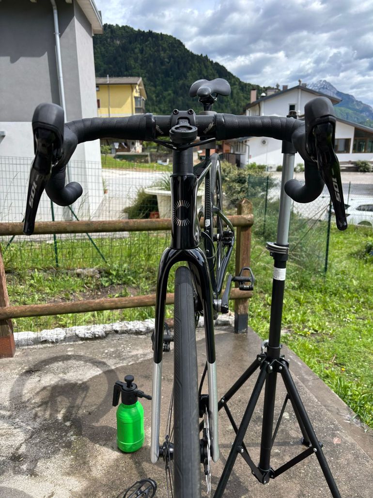 Used Cannondale SuperSix EVO Shimano 105 2025 Road & Gravel, Black — image 3 of 8