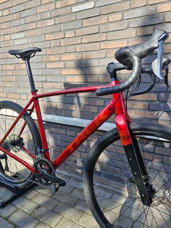 Used Trek Checkpoint ALR 3 2025 2025 Road & Gravel — image 2 of 14