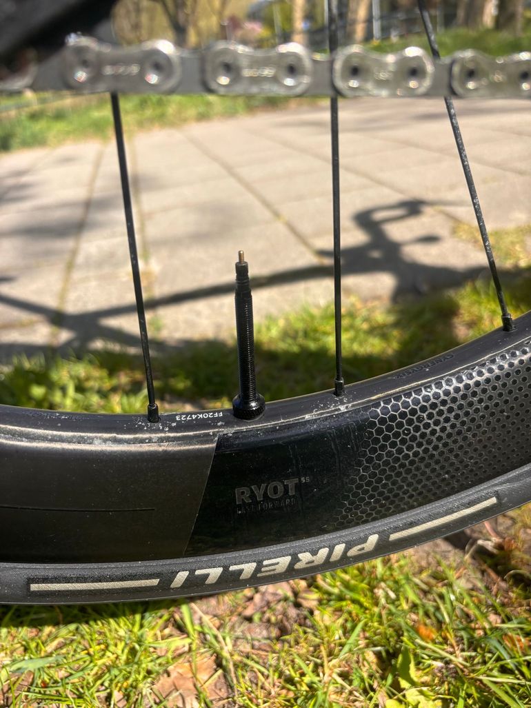 Used Specialized S-Works Roubaix – SRAM Red eTAP AXS 2021 2021 Road & Gravel, Light Gray — image 6 of 8