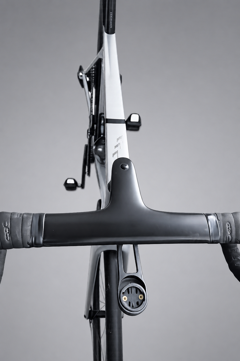 Used Canyon Ultimate CFR eTap 2024 2024 Road & Gravel, Hellgrau — image 3 of 4