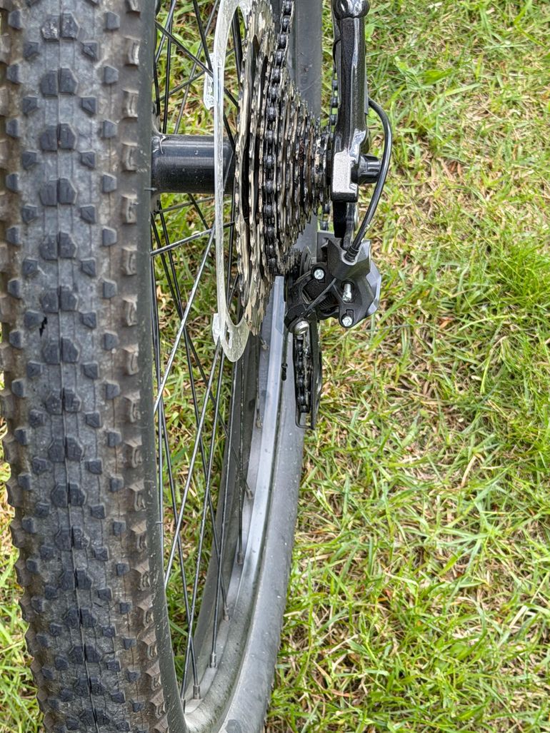 Used Trek Marlin 6 Gen 2 2023 2023 Mountainbike, Red, 29 — image 9 of 14