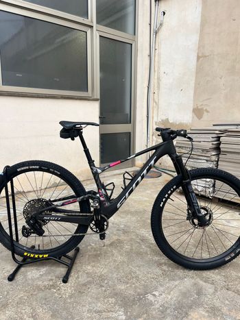 Used Scott Spark RC Team 2025 2025 Mountainbike, Black, 29 — image 5 of 6