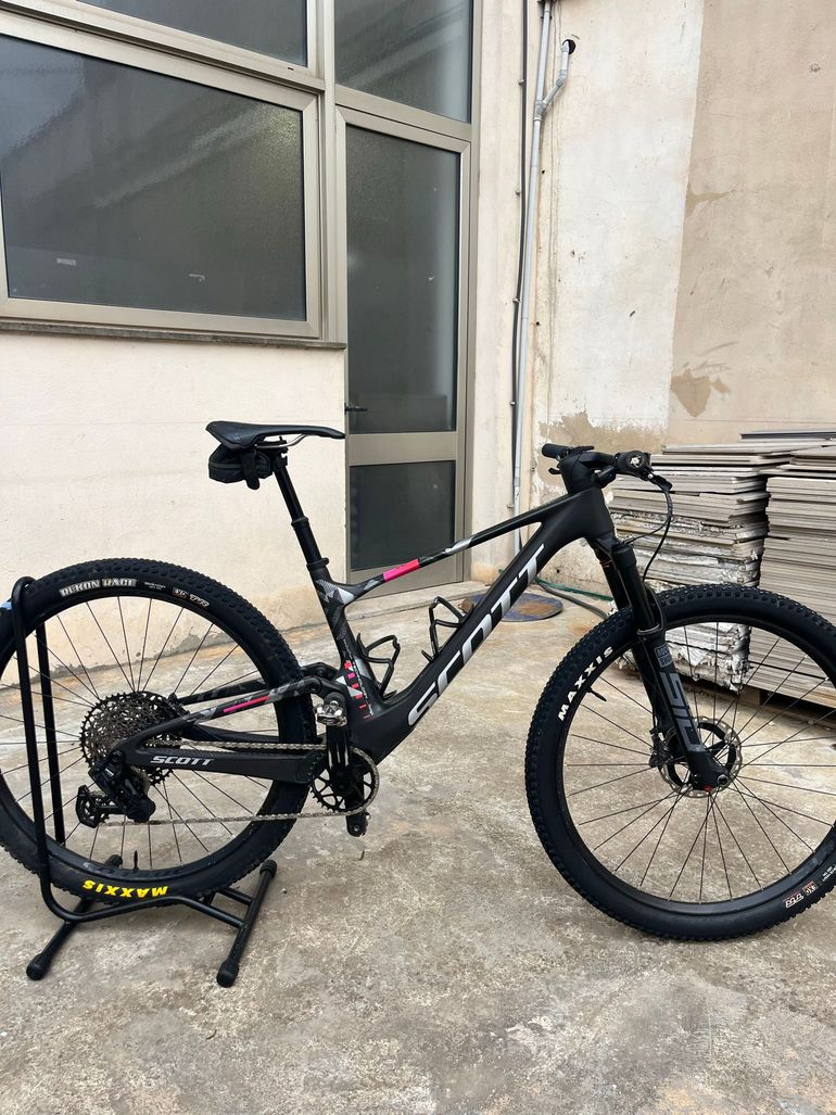 Used Scott Spark RC Team 2025 2025 Mountainbike, Black, 29 — image 5 of 6