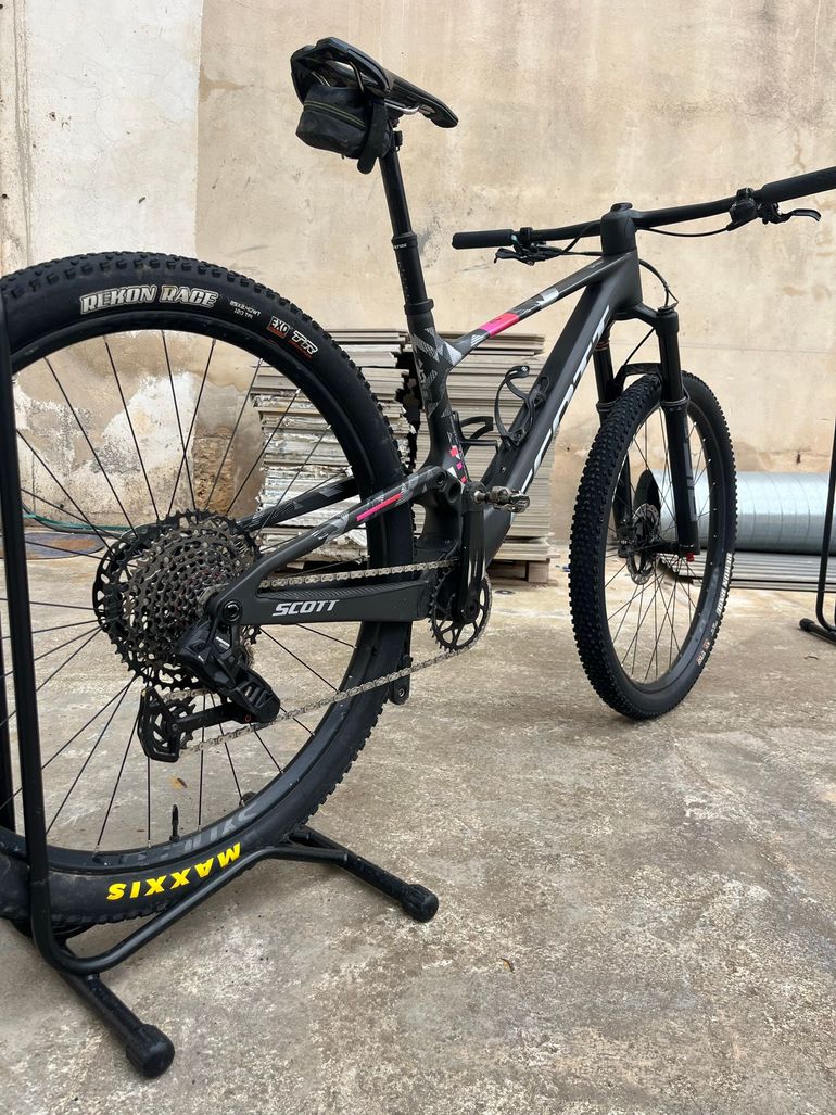 Used Scott Spark RC Team 2025 2025 Mountainbike, Black, 29 — image 4 of 6