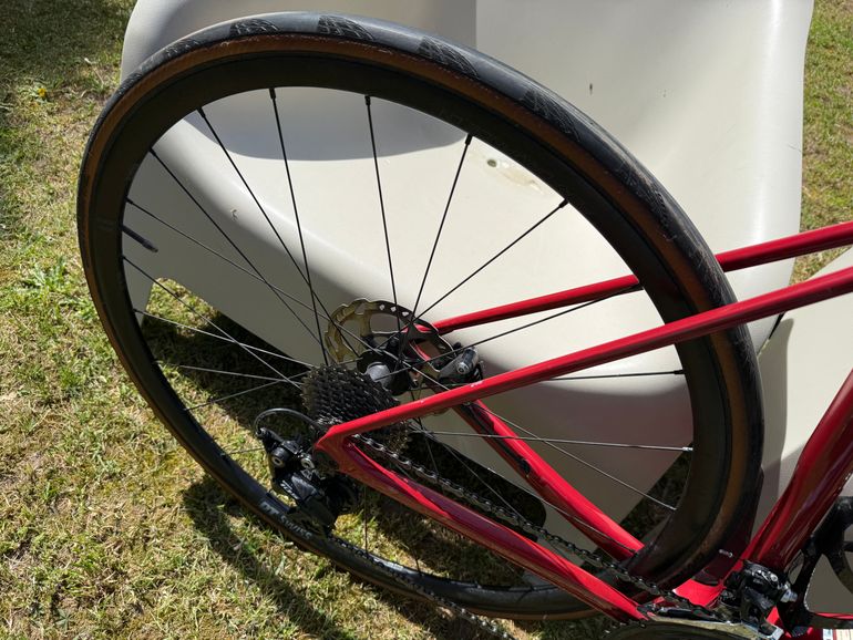 Used Canyon Ultimate CF SL 7 Disc 2023 2023 Road & Gravel, Red — image 10 of 13
