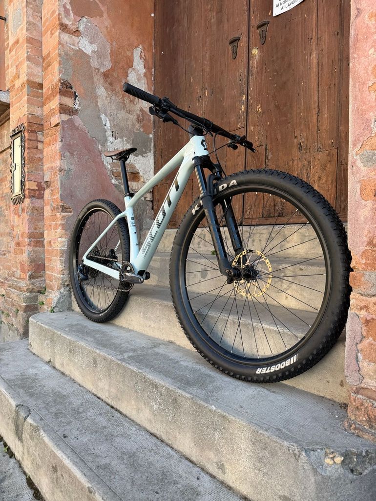 Used Scott Scale 920 2023 2023 Mountainbike, Light Gray, 29 — image 2 of 17