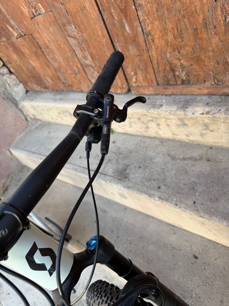 Used Scott Scale 920 2023 2023 Mountainbike, Light Gray, 29 — image 11 of 17