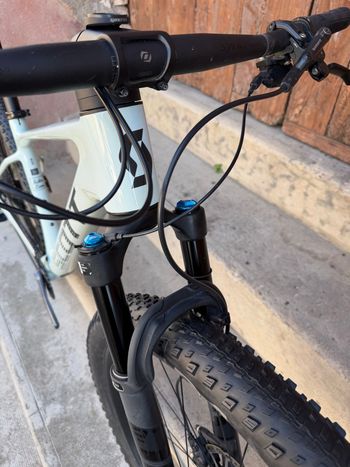 Used Scott Scale 920 2023 2023 Mountainbike, Light Gray, 29 — image 12 of 17