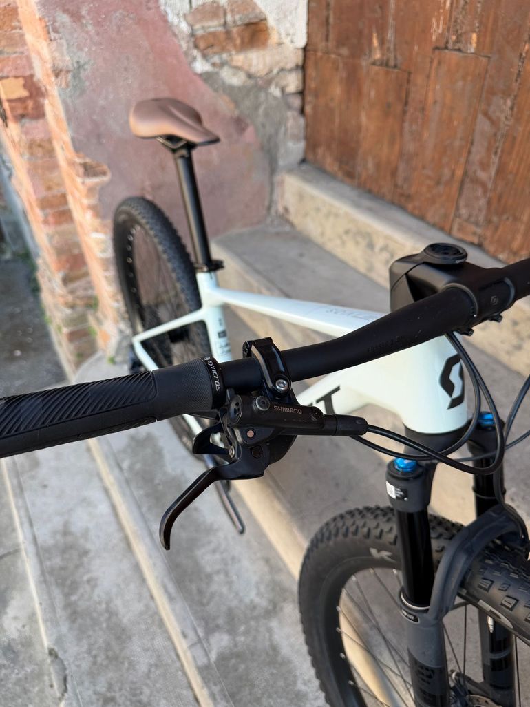 Used Scott Scale 920 2023 2023 Mountainbike, Light Gray, 29 — image 9 of 17