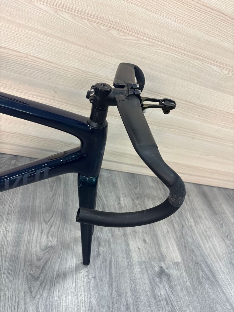 Used Specialized Tarmac SL6 Disc Pro - SRAM Force eTap AXS 2020 Frameset 2020 Road & Gravel, Blue — image 4 of 5
