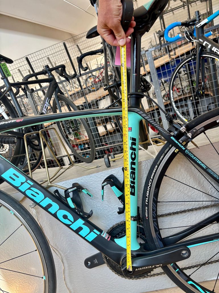 Used Bianchi Infinito CV Disc Ultegra 2018 2018 Road & Gravel, Black — image 9 of 10